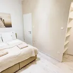 d.Five Király Street Superior Apartment with City View